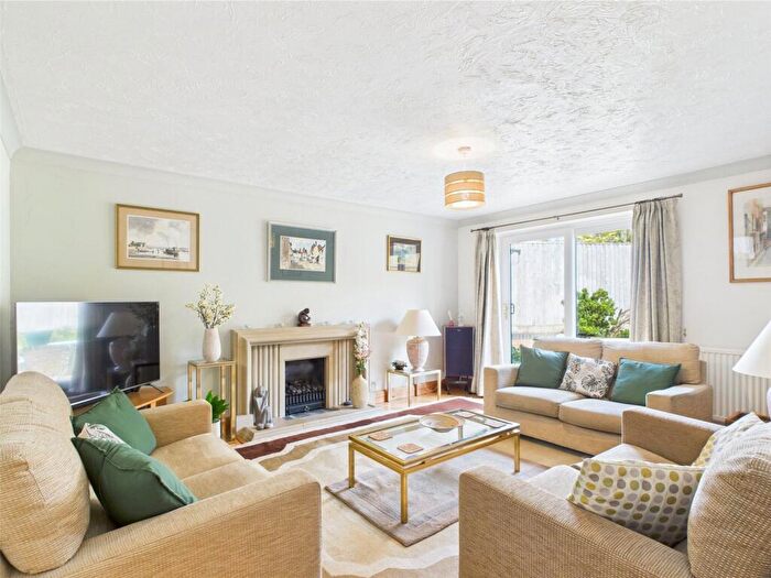 4 Bedroom Detached House For Sale In Kestrel Way, Burghfield Common, Reading, Berkshire, RG7