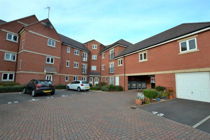 2 Bedroom Flat To Rent In Marshall Crescent, Stourbridge, DY8