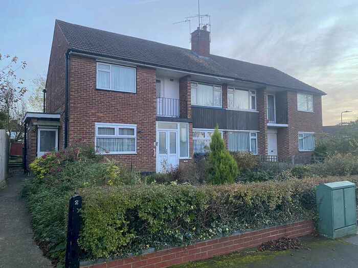 2 Bedroom Maisonette Flat To Rent In Dorchester Close, UB5