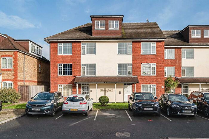 2 Bedroom Flat For Sale In Masons Road, Cippenham, Slough, SL1