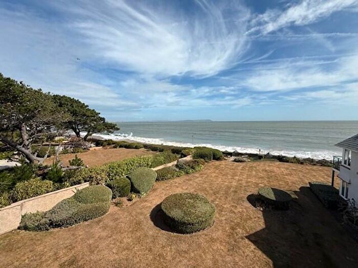 3 Bedroom Apartment To Rent In Friars Cliff Highcliffe, BH23