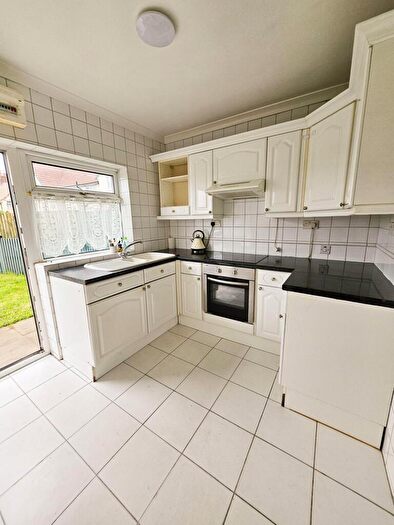 3 Bedroom Terraced House To Rent In The Crescent, Woodlands, Doncaster, DN6