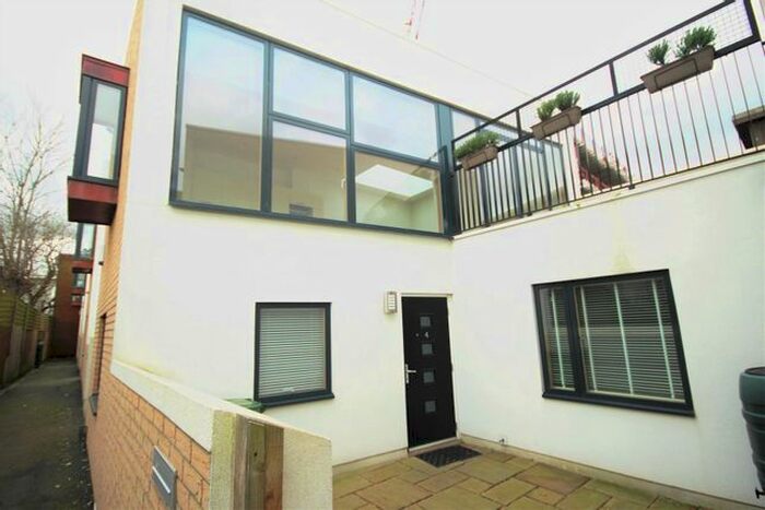 2 Bedroom Property To Rent In Walnut Tree Close, Guildford, GU1