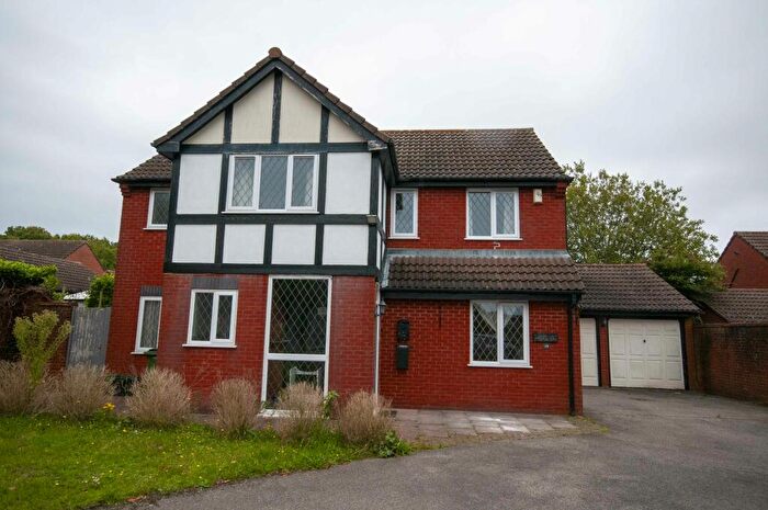4 Bedroom Detached House To Rent In Broadwater Gardens, Orpington Kent, BR6