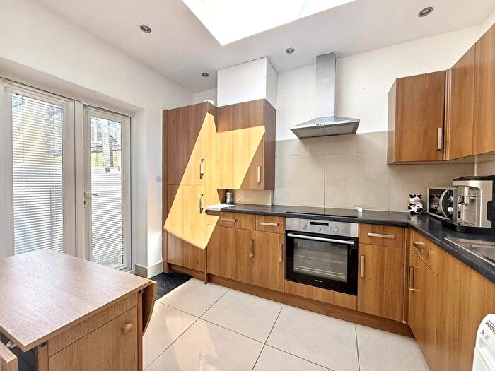 1 Bedroom Flat For Sale In Becket Road, Worthing, BN14