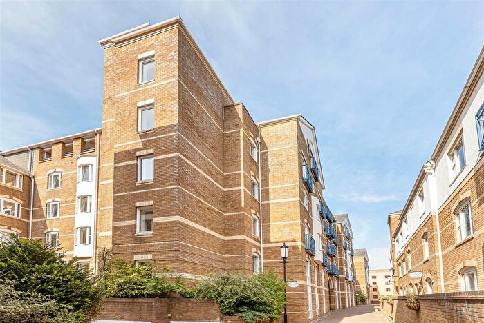 2 Bedroom Flat To Rent In Rotherhithe Street, Rotherhithe, SE16