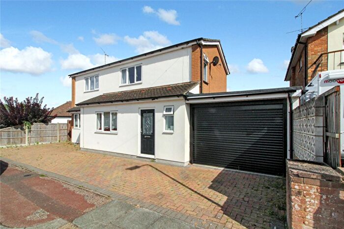 3 Bedroom Detached House For Sale In Blenheim Park Close, Leigh-On-Sea, Essex, SS9