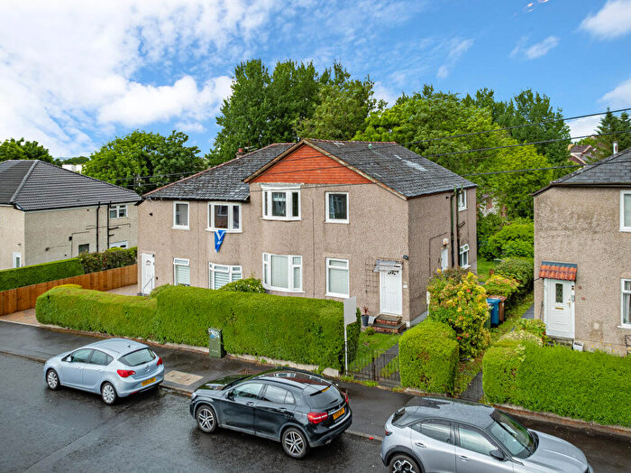 3 Bedroom Flat For Sale In Castlemilk Road, Croftfoot, Glasgow, G44