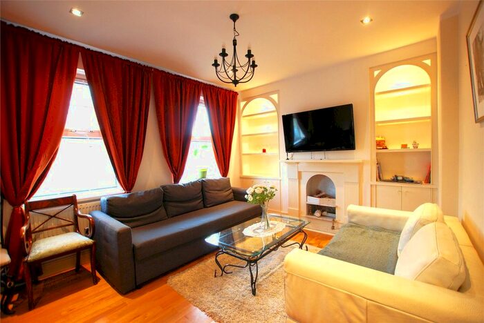 3 Bedroom Flat To Rent In St. Gothard Road, West Norwood, SE27