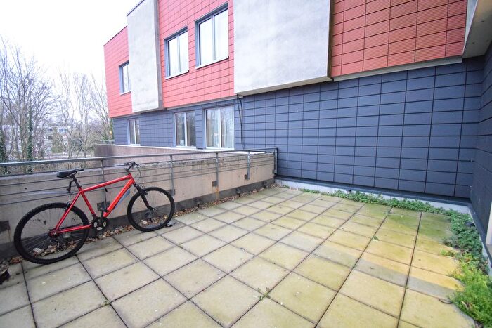 1 Bedroom Flat For Sale In Albemarle Road, Beckenham, BR3