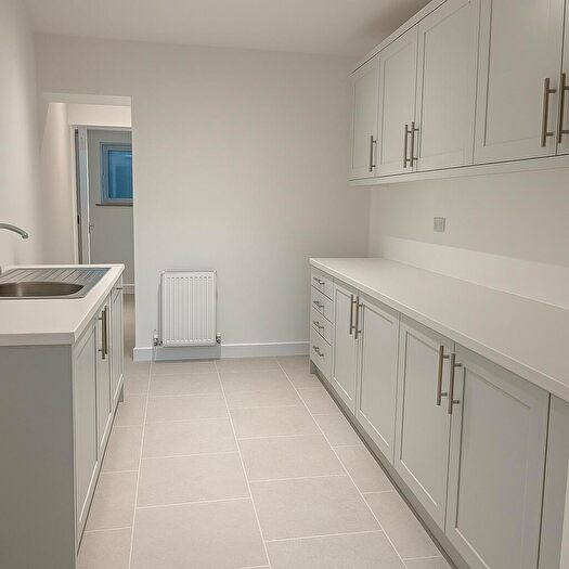 3 Bedroom End Of Terrace House To Rent In Clydach Road, Morriston, SA6