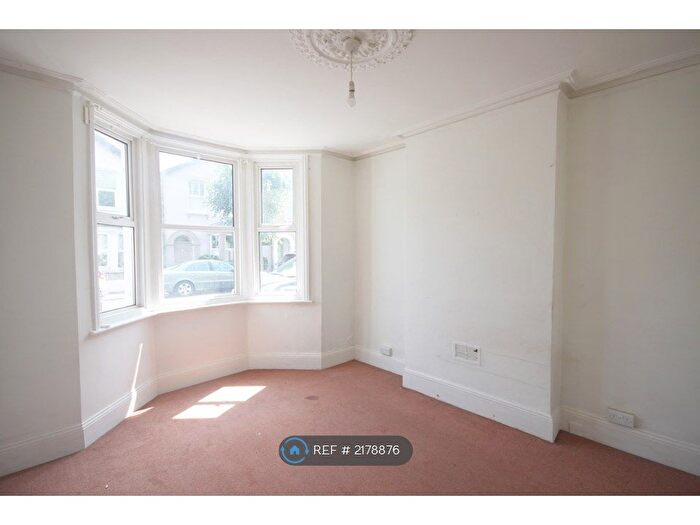 4 Bedroom Detached House To Rent In Caversham Road, Kingston Upon Thames, KT1