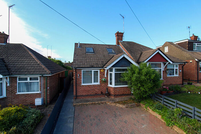 3 Bedroom Semi-Detached House For Sale In Cameron Crescent, Northampton, NN5
