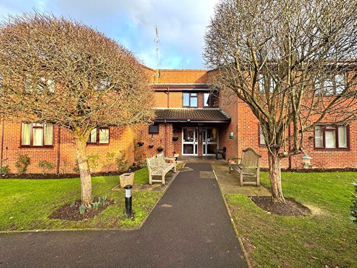 1 Bedroom Property For Sale In Tarragon Drive, Guildford, GU2