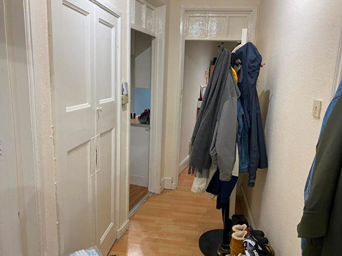 3 Bedroom Flat To Rent In Finchley Lane, Hendon, NW4