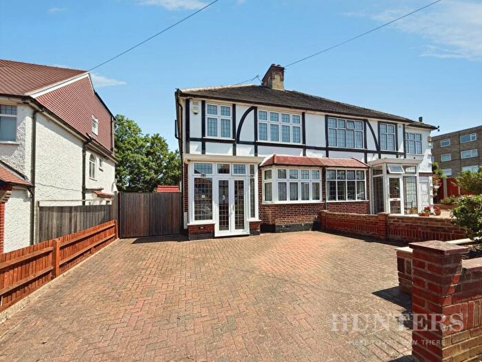 3 Bedroom Semi-Detached House For Sale In Derek Avenue, Wallington, SM6