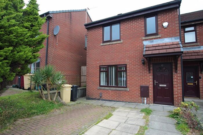 2 Bedroom Semi-Detached House To Rent In Pembroke Close, Horwich, Bolton, BL6