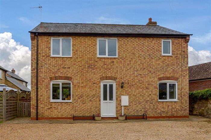 3 Bedroom Detached House For Sale In Main Street, Cosgrove, Milton Keynes, MK19