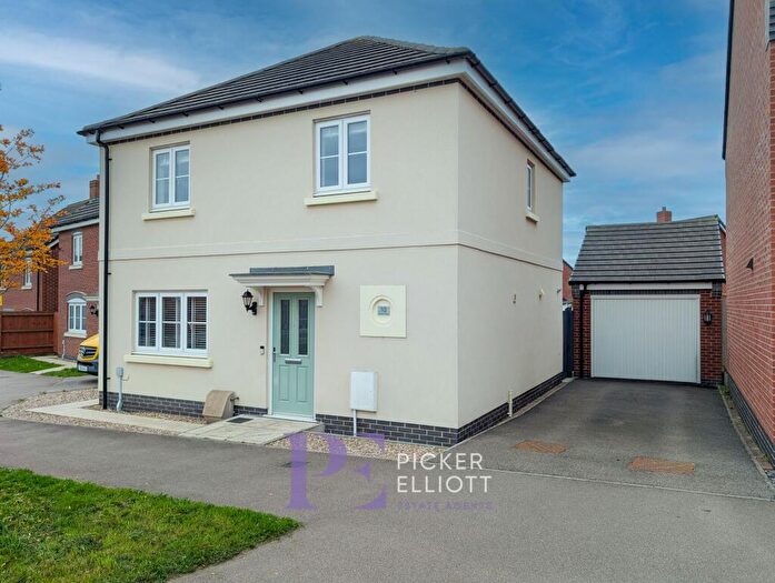 3 Bedroom Detached House For Sale In Jovian Drive, Hinckley, LE10