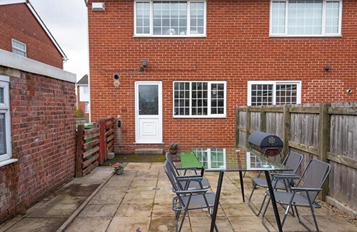 3 Bedroom Terraced House To Rent In Middleton Road, Leeds, LS10