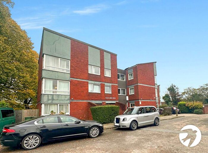 2 Bedroom Flat To Rent In Cleanthus Close, London, SE18