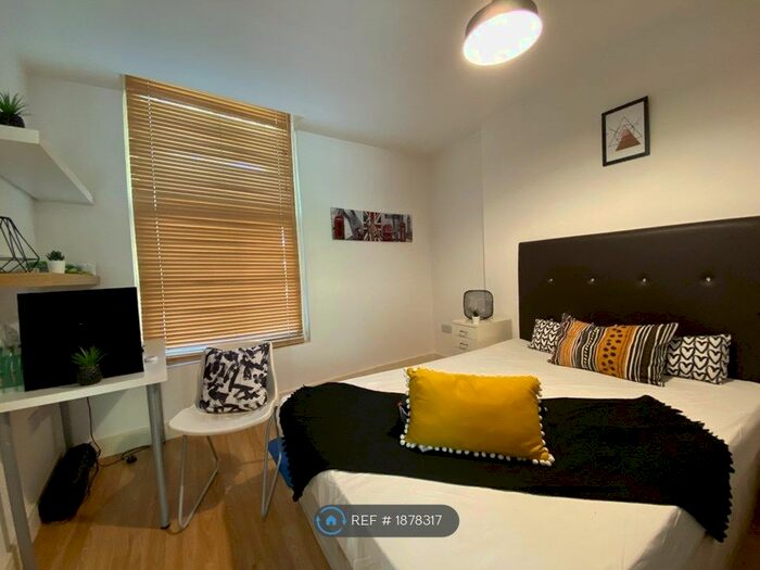 2 Bedroom Flat To Rent In New Walk, Leicester, LE1