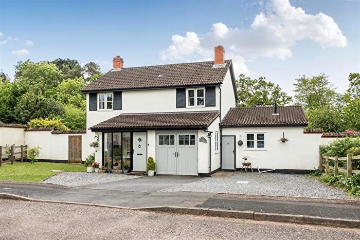 4 Bedroom Detached House For Sale In Woodmans Orchard, Talaton, Exeter, EX5