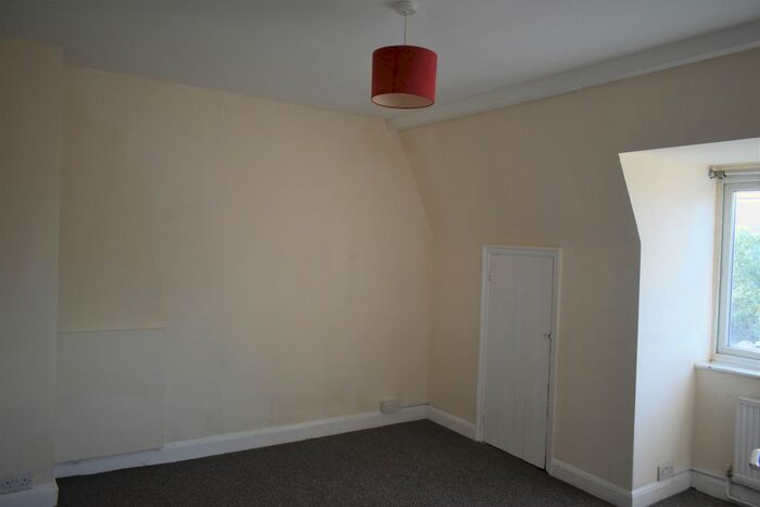 4 Bedroom Flat To Rent In High Road, Harrow Weald, Harrow HA3