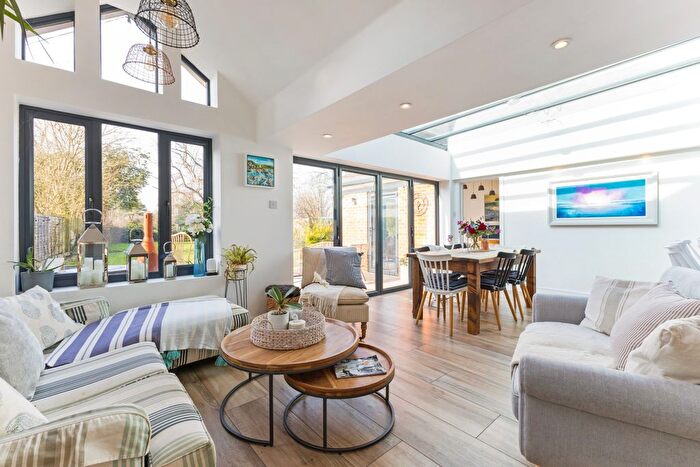 4 Bedroom Detached House For Sale In Marlow Road, Bisham, SL7