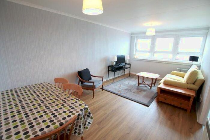 2 Bedroom Flat To Rent In Crow Road, Glasgow, G13