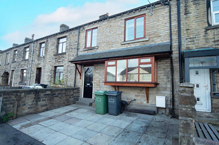 3 Bedroom Terraced House To Rent In Wakefield Road, Huddersfield, HD5