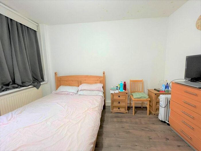 1 Bedroom Flat To Rent In High Road, Ilford, IG1