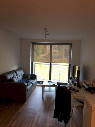 2 Bedroom Flat To Rent In Aire, Cross Green Lane, LS9
