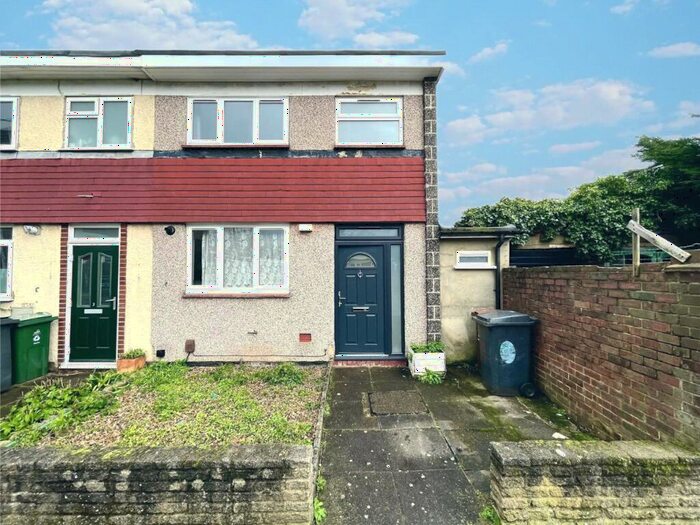 3 Bedroom House To Rent In Evelyn Road, Walthamstow, London, E17