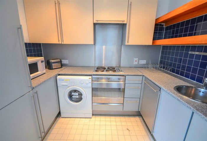 1 Bedroom Flat To Rent In Dryden Building, Commercial Road, E1