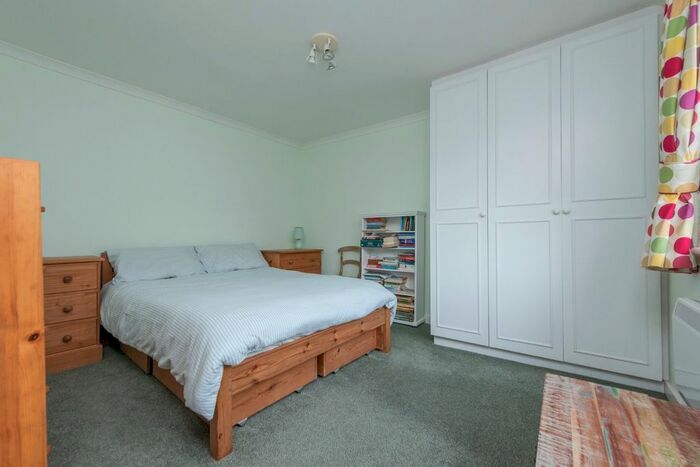 1 Bedroom Flat To Rent In Warfield Road, London, NW10