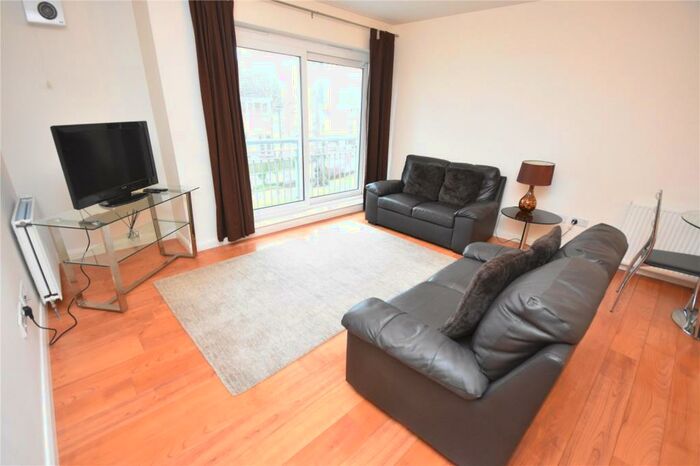 2 Bedroom Apartment To Rent In Queens Crescent, West End, Aberdeen, AB15
