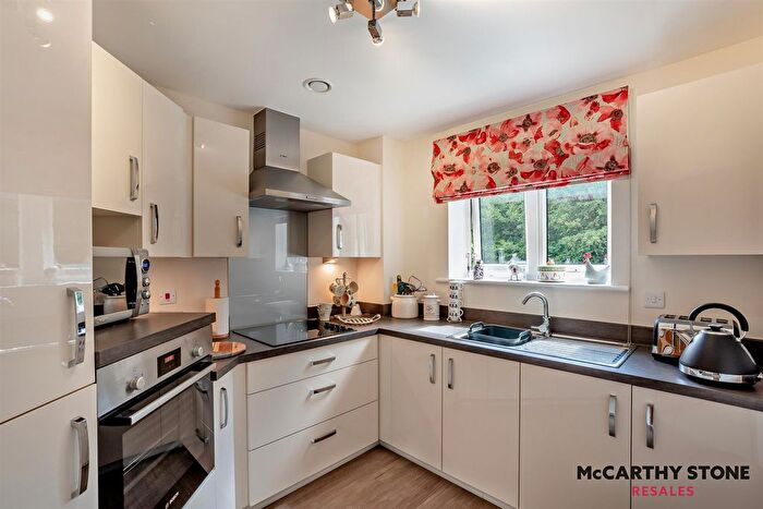 2 Bedroom Flat For Sale In Shackleton Place, Devizes, Wiltshire, SN10