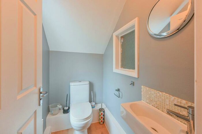 3 Bedroom Flat To Rent In Roxeth Green Avenue, Harrow, HA2