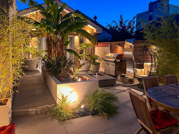 4 Bedroom Semi-Detached House For Sale In Russell Road, London, SW19