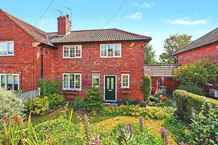 2 Bedroom Semi-Detached House For Sale In Laburnum Street, Hollingwood, Chesterfield, S43
