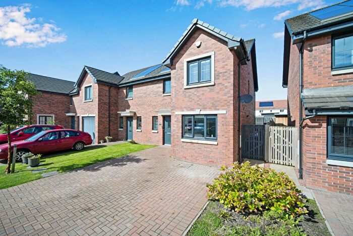 4 Bedroom Detached House For Sale In Lamond Crescent, Winchburgh, EH52