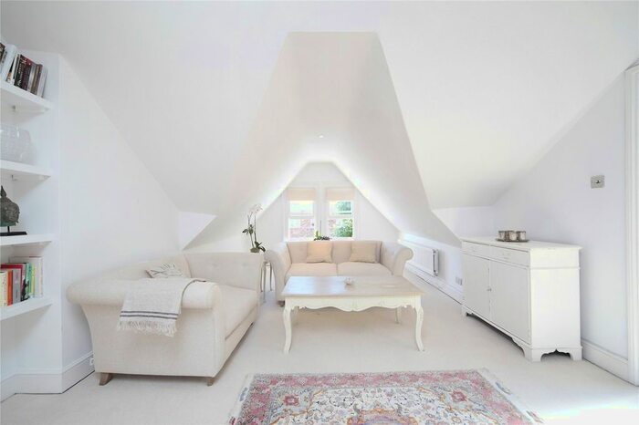 2 Bedroom Flat To Rent In Crockerton Road, Wandsworth Common, London, SW17