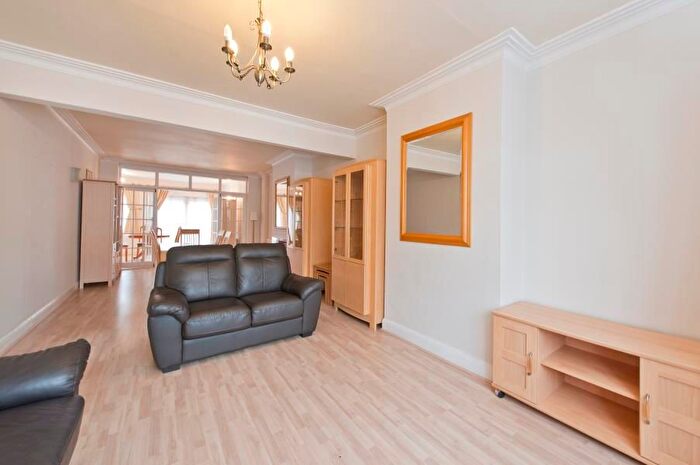 4 Bedroom Semi-Detached House To Rent In Mulgrave Road, Ealing, London, W5
