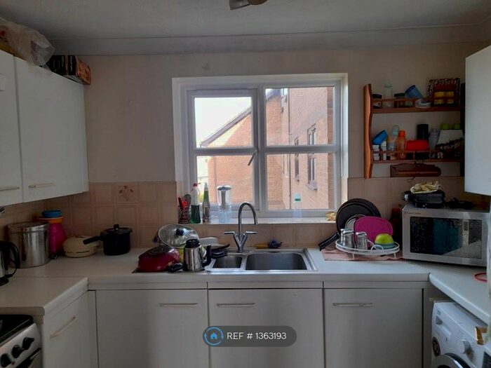 1 Bedroom Flat To Rent In Mangles Road, Guildford, GU1