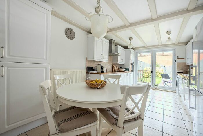 3 Bedroom Terraced House To Rent In Manor Grove, Richmond, TW9