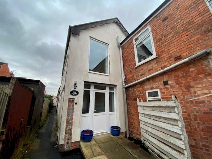 2 Bedroom End Of Terrace House To Rent In Spring Street, Rugby, CV21