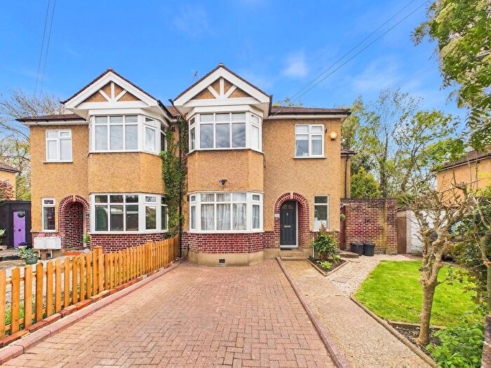 1 Bedroom Flat For Sale In Mount Park Road, Pinner, HA5
