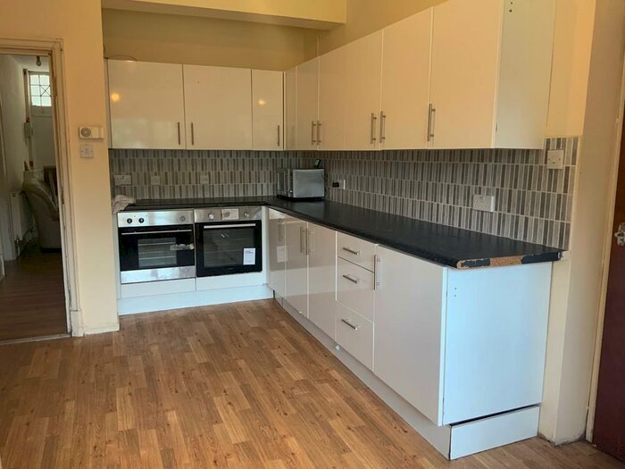 11 Bedroom Semi-Detached House To Rent In Egerton Road, Fallowfield, M14