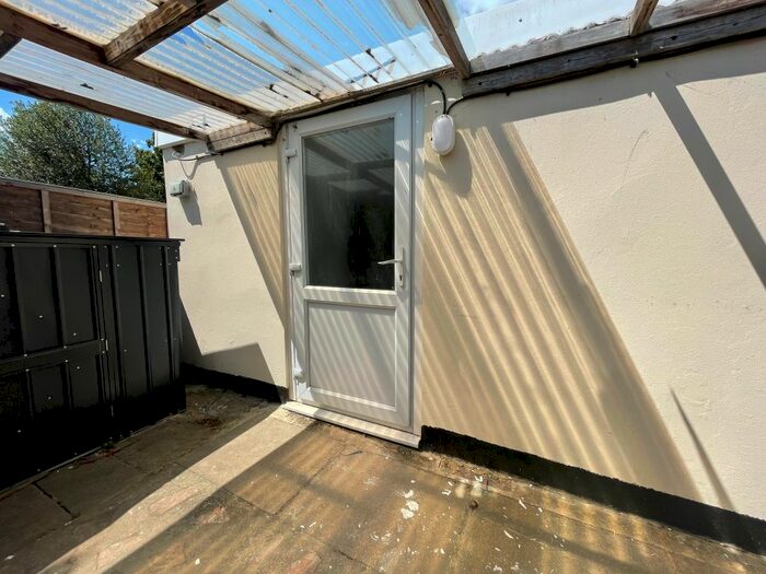 Parking/garage To Rent In Eastbury Road, Watford, WD19